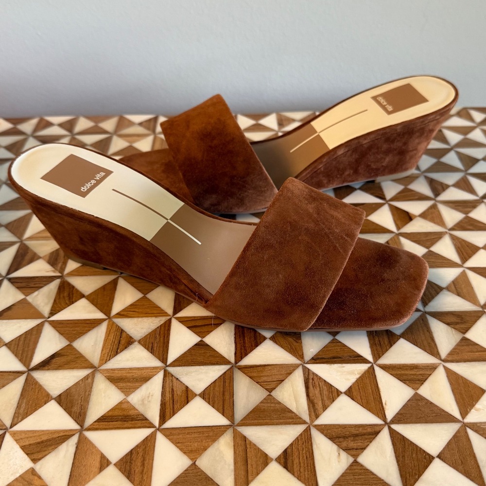 Dolce Vita Qaily Wide Brown Suede Wedge Sandals Square Toe Slides Size 8W NEW - Picture 3 of 6